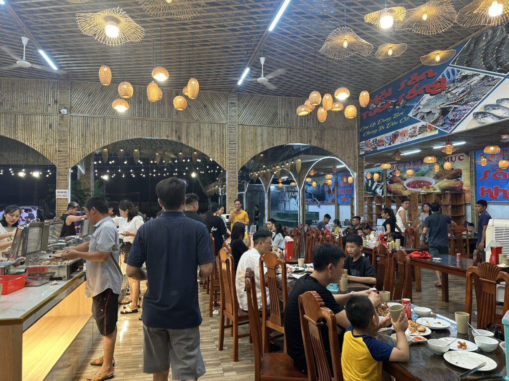 Quầy live tại Buffet hải sản 36 Sầm Sơn